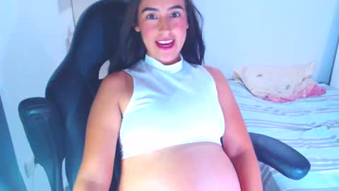 Snapshot of angie_dreamgirl chatting on January 2025 05:54:02 PM IG angie dreamgirl01 online show from January 2025 05:54:02 PM