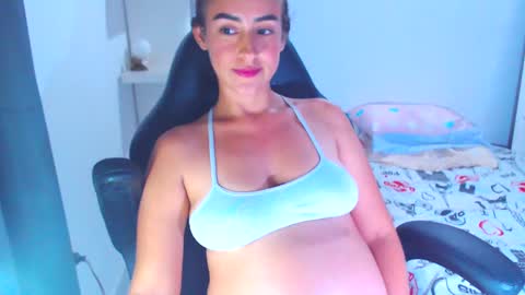 Snapshot of angie_dreamgirl chatting on January 2025 09:25:01 PM IG angie dreamgirl01 online show from January 2025 09:25:01 PM