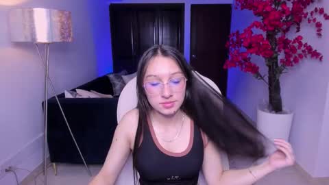 Snapshot of angie_smith_x chatting on February 2026 03:05:02 AM angie_smith_x online show from February 2026 03:05:02 AM