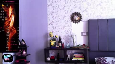 Snapshot of angiebaxter chatting on December 2024 07:44:01 PM Angiebaxt online show from December 2024 07:44:01 PM