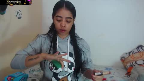 Snapshot of angielee01 chatting on January 2025 10:34:02 AM Angie y Andres online show from January 2025 10:34:02 AM