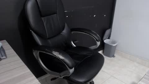 angy online show from October 2025 01:56:02 PM