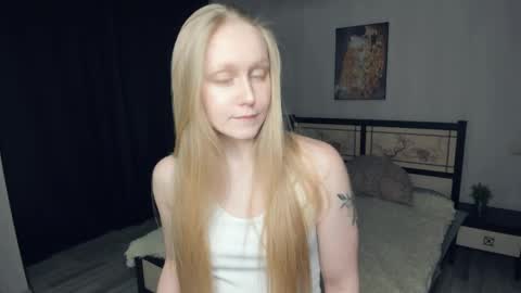 Snapshot of anhedney chatting on April 2026 07:33:02 PM Violet online show from April 2026 07:33:02 PM