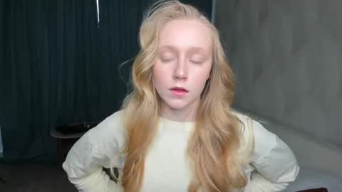 Snapshot of anhedney chatting on April 2026 06:14:01 AM Violet online show from April 2026 06:14:01 AM