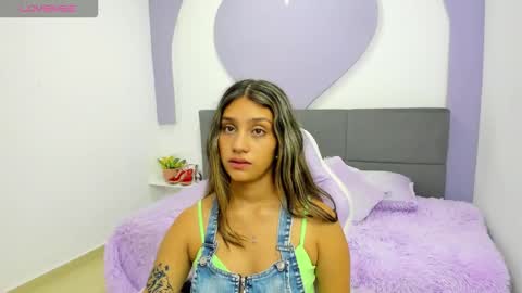 Snapshot of aniie_princess_18 chatting on December 2025 02:27:01 AM anni online show from December 2025 02:27:01 AM