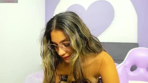 Snapshot of aniie_princess_18 chatting on March 2026 02:39:01 AM anni online show from March 2026 02:39:01 AM