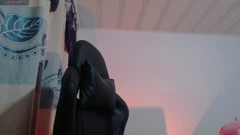 Snapshot of aniie_sweet4u chatting on July 2026 10:52:02 AM ANIIE online show from July 2026 10:52:02 AM