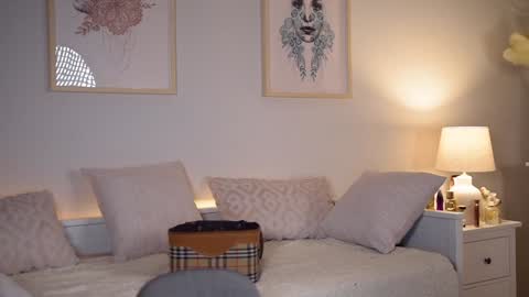     online show from December 2024 02:08:02 PM