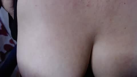 Snapshot of anilaibiza2020 chatting on April 2026 01:19:01 PM Anila Ibiza online show from April 2026 01:19:01 PM