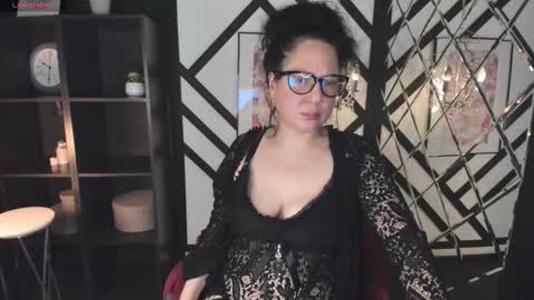 Anita online show from November 2025 09:04:02 PM