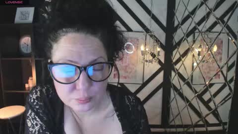 Anita online show from November 2025 09:24:02 PM