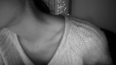 Anje online show from November 2025 08:45:01 PM