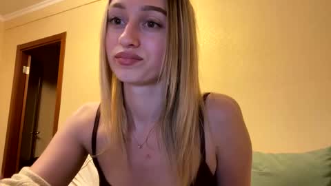 Anjelika online show from October 2025 02:51:01 PM