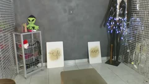 Snapshot of anjinhama chatting on April 2026 05:52:02 PM Hello My name is NaiaraPv is OPEN online show from April 2026 05:52:02 PM