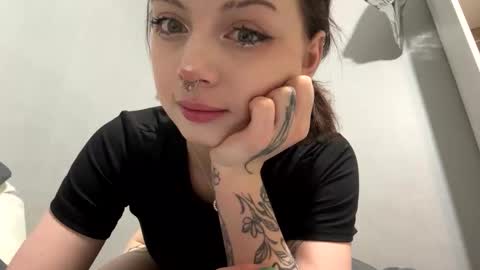 AnmiXHot online show from October 2025 10:39:02 PM