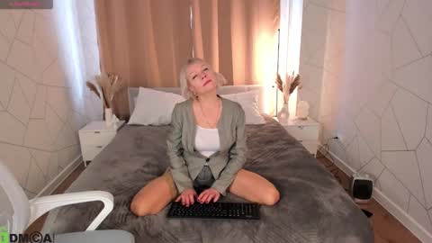 Snapshot of ann_annise chatting on February 2026 02:53:01 AM ann_annise online show from February 2026 02:53:01 AM