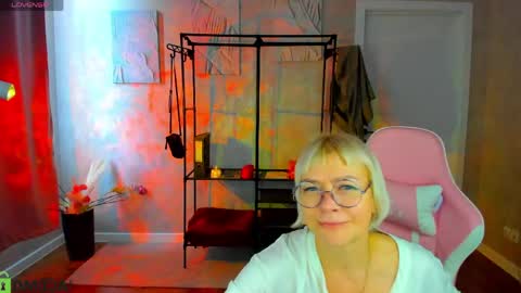 Snapshot of ann_annise chatting on April 2026 07:44:01 AM ann_annise online show from April 2026 07:44:01 AM