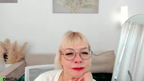 Snapshot of ann_annise chatting on May 2026 11:34:04 PM ann_annise online show from May 2026 11:34:04 PM
