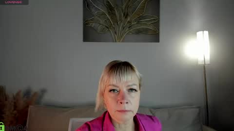 Snapshot of ann_annise chatting on May 2026 12:52:01 AM ann_annise online show from May 2026 12:52:01 AM