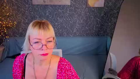 Snapshot of ann_annise chatting on June 2026 07:57:01 AM ann_annise online show from June 2026 07:57:01 AM