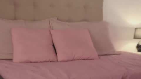 Ana  online show from April 2026 07:44:02 PM