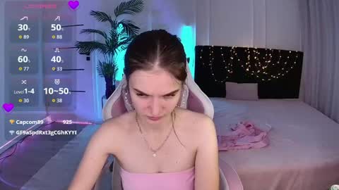 ann_woood online show from May 2026 06:58:01 PM