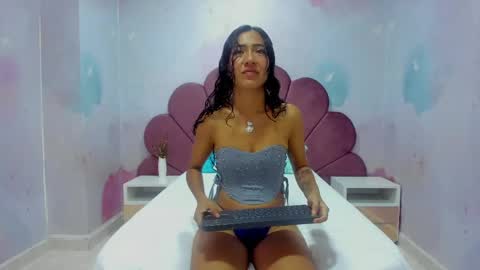 Snapshot of anna2809 chatting on May 2026 06:57:02 PM Ana online show from May 2026 06:57:02 PM