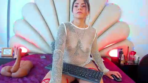 Anna  online show from February 2025 03:56:02 PM