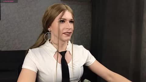 Snapshot of anna_inheart chatting on May 2026 10:16:02 PM Anna online show from May 2026 10:16:02 PM