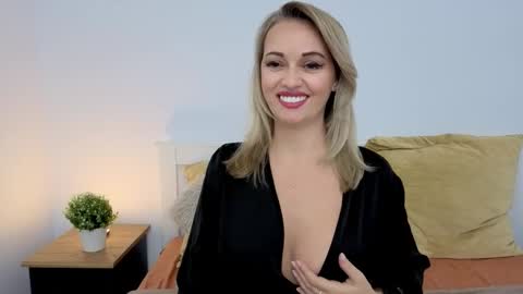 Snapshot of anna_love1 chatting on November 2025 11:40:02 PM Anastasia online show from November 2025 11:40:02 PM