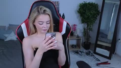 Anna online show from July 2026 04:43:01 PM