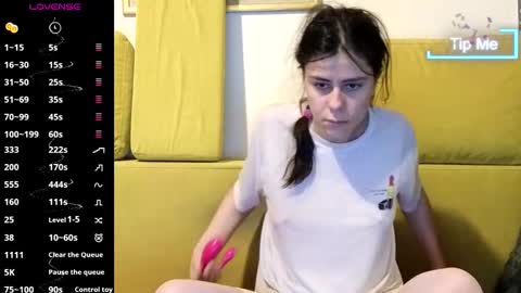 Anna online show from December 2025 10:05:01 PM