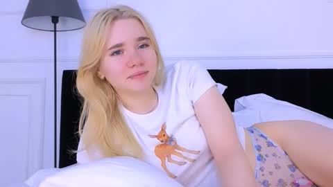 AnnaBelle online show from October 2025 02:35:01 AM