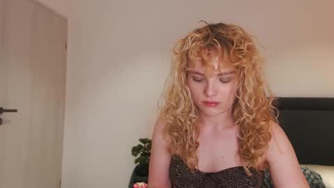 Snapshot of annaevv chatting on May 2026 02:51:02 AM annaevv online show from May 2026 02:51:02 AM