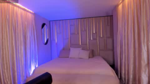 Snapshot of annahoffman_ chatting on October 2025 01:04:02 PM annahoffman_ online show from October 2025 01:04:02 PM