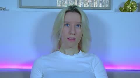 Snapshot of annamaisie chatting on November 2025 06:36:02 AM Anna online show from November 2025 06:36:02 AM