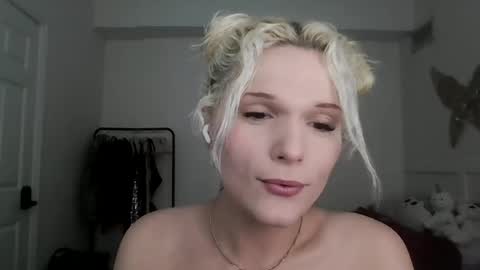 AnnaMarrie online show from April 2026 07:41:01 PM