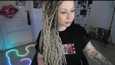 Anna online show from April 2026 08:18:01 PM