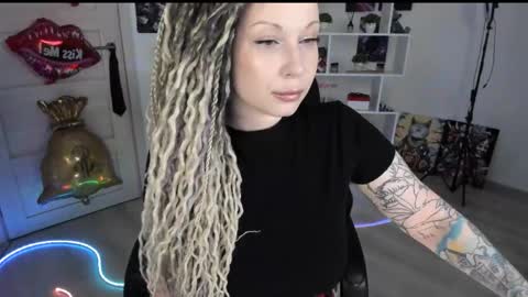 Snapshot of annanebula chatting on May 2026 06:45:01 PM Anna online show from May 2026 06:45:01 PM
