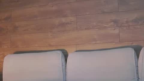 annasplash online show from December 2025 06:52:01 AM