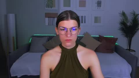 Snapshot of annathorne chatting on June 2026 04:24:01 AM Im Anna online show from June 2026 04:24:01 AM