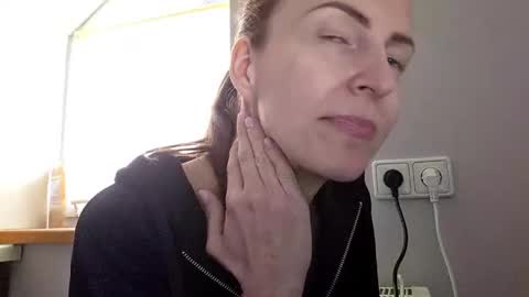 Snapshot of annawetpassion chatting on April 2026 09:47:02 AM Anna online show from April 2026 09:47:02 AM