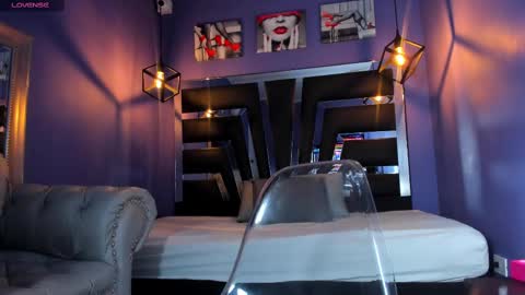 Anne online show from November 2025 05:35:02 PM