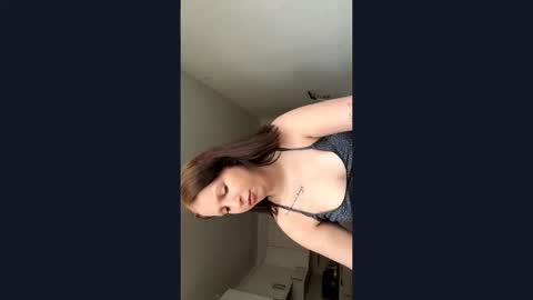 kira online show from April 2026 07:58:02 AM