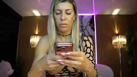 Snapshot of anneswhite chatting on June 2026 04:58:02 AM Ana online show from June 2026 04:58:02 AM