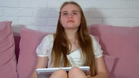 Snapshot of annetbennette chatting on July 2026 05:02:01 AM AnnetBennette online show from July 2026 05:02:01 AM