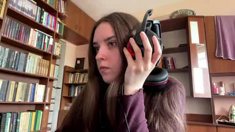 Snapshot of annettavictoria chatting on May 2026 08:53:02 AM Aria online show from May 2026 08:53:02 AM