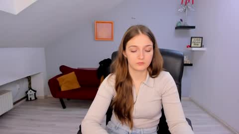 annewilsonn online show from April 2026 11:24:02 AM