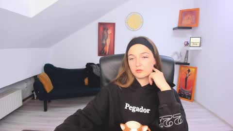 annewilsonn online show from June 2026 06:27:01 AM