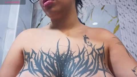 Snapshot of anni_acker_b chatting on April 2026 12:43:01 PM Anni acker b online show from April 2026 12:43:01 PM